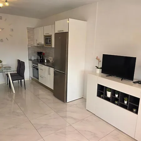 Ocean View With Breathtaking Sea View, Family Friendly, Terrace, Wifi, Sat-tv Apartamento