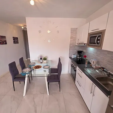 Апартаменти Ocean View With Breathtaking Sea View, Family Friendly, Terrace, Wifi, Sat-tv