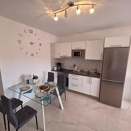 Ocean View With Breathtaking Sea View, Family Friendly, Terrace, Wifi, Sat-tv *