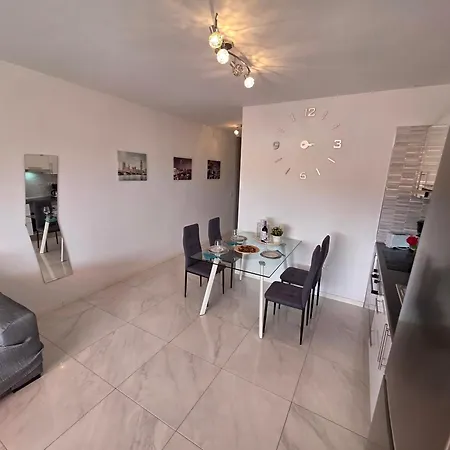 Ocean View With Breathtaking Sea View, Family Friendly, Terrace, Wifi, Sat-tv Apartamento