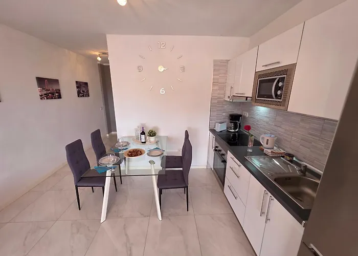 Апартаменти Ocean View With Breathtaking Sea View, Family Friendly, Terrace, Wifi, Sat-tv