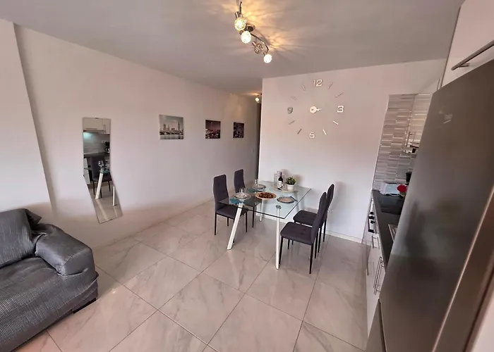 Ocean View With Breathtaking Sea View, Family Friendly, Terrace, Wifi, Sat-tv Апартаменти