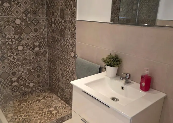 Апартаменти Ocean View With Breathtaking Sea View, Family Friendly, Terrace, Wifi, Sat-tv